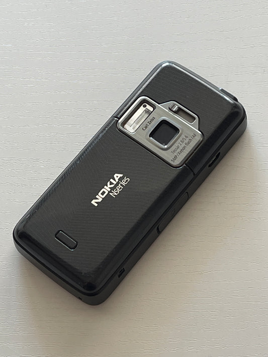 NOKIA N82