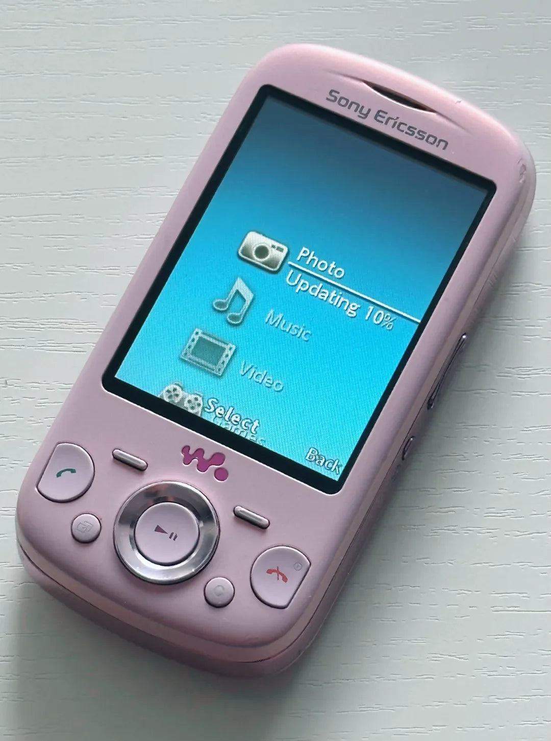 Sony Ericsson Zylo (W20i)
