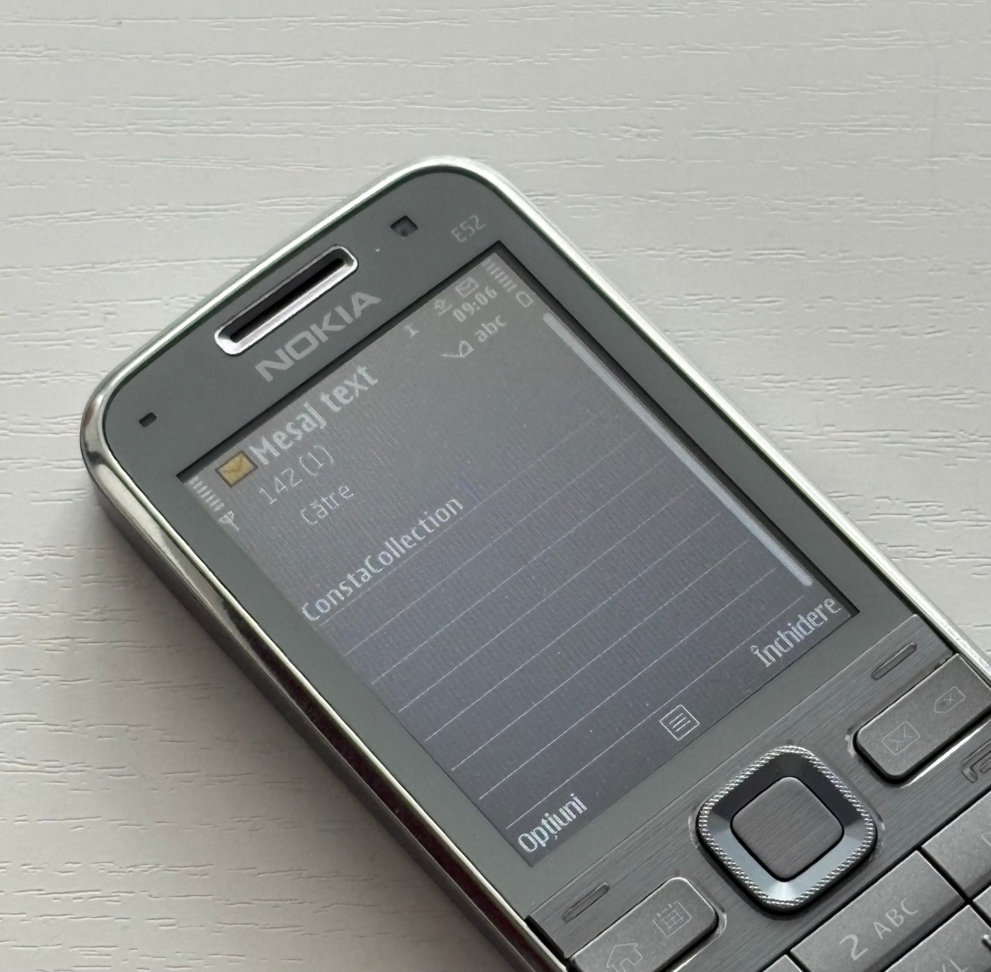 NOKIA E52