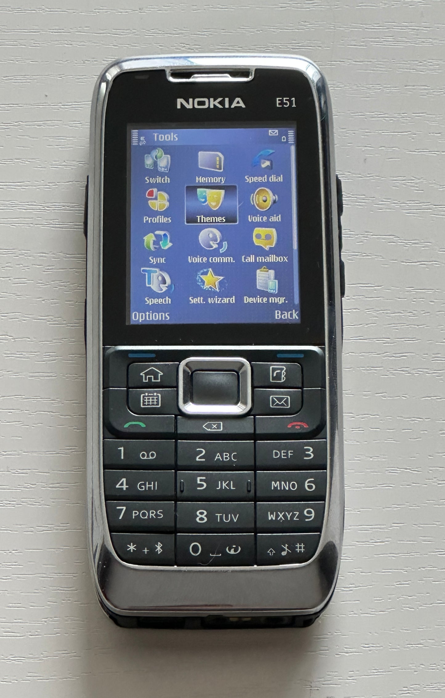 NOKIA E51