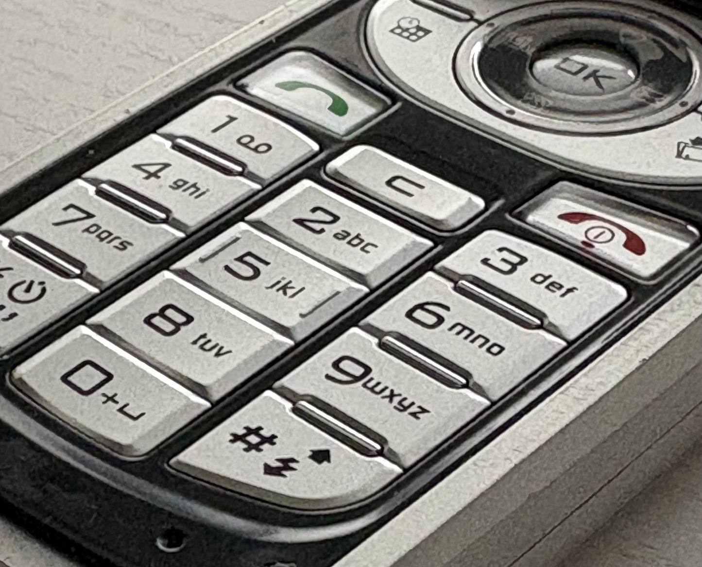 LG F2410
