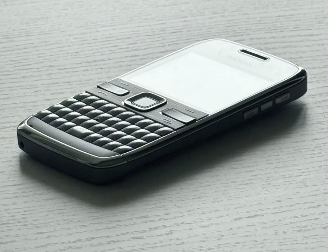 NOKIA E72