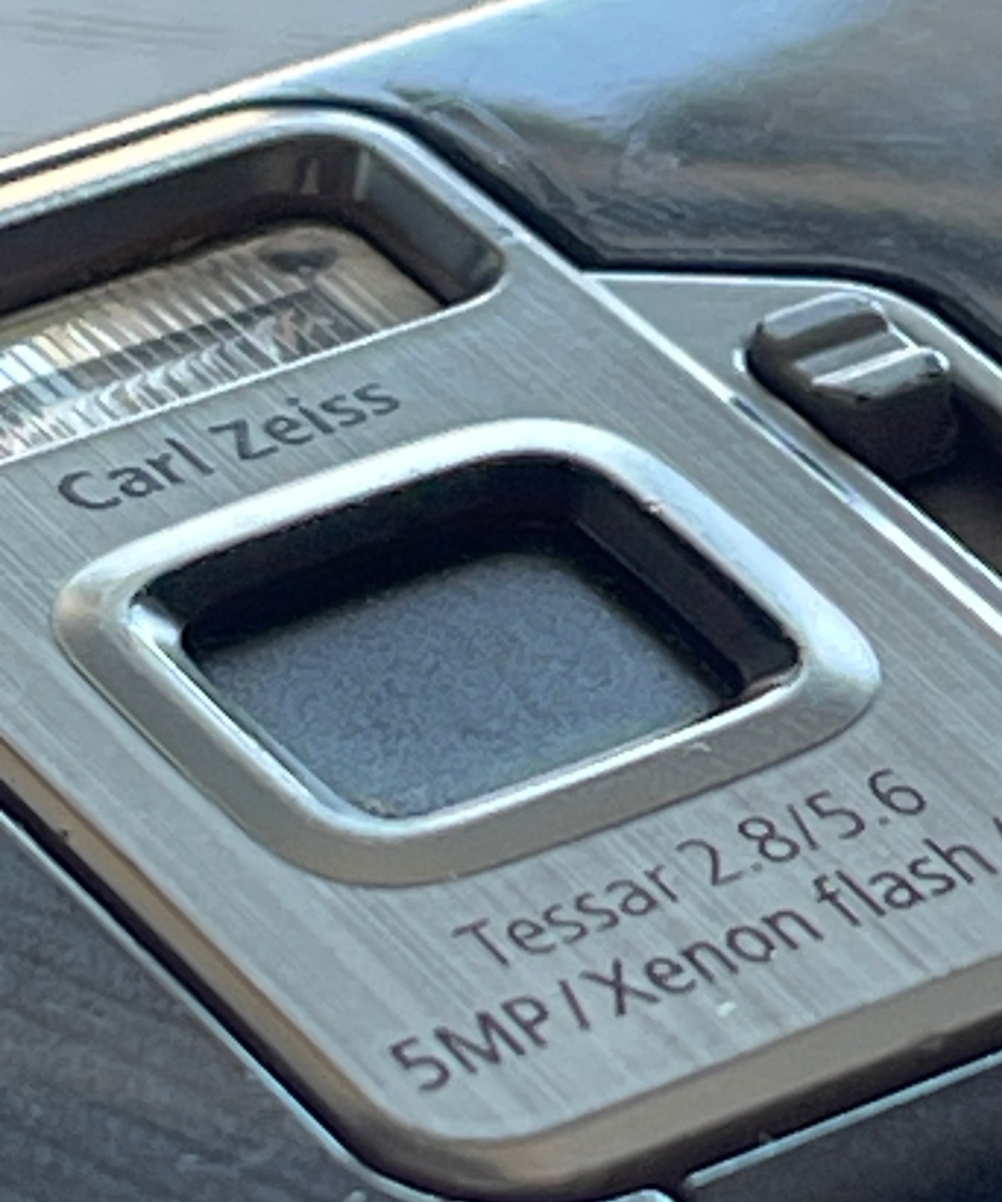 NOKIA N82