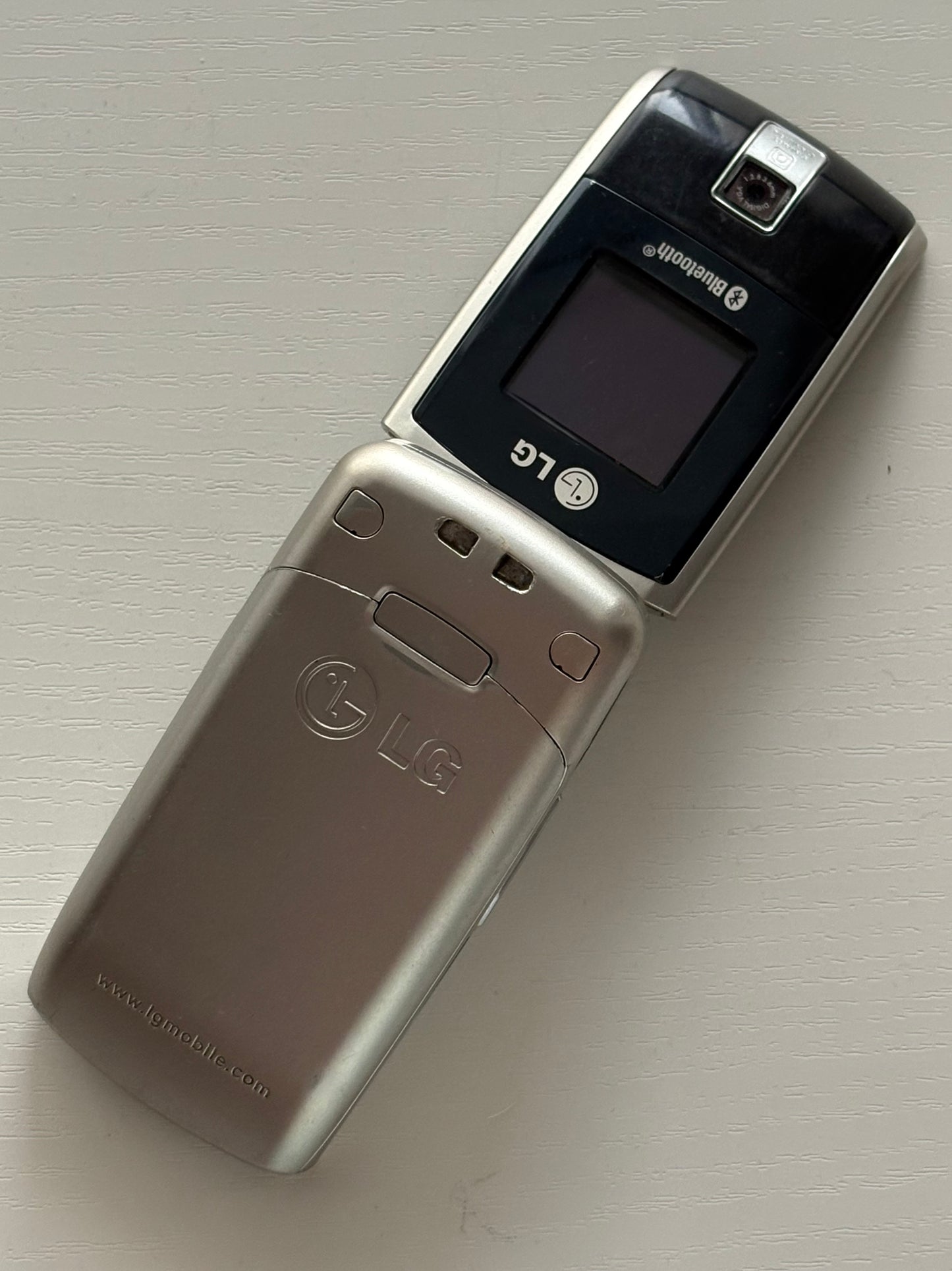 LG F2410