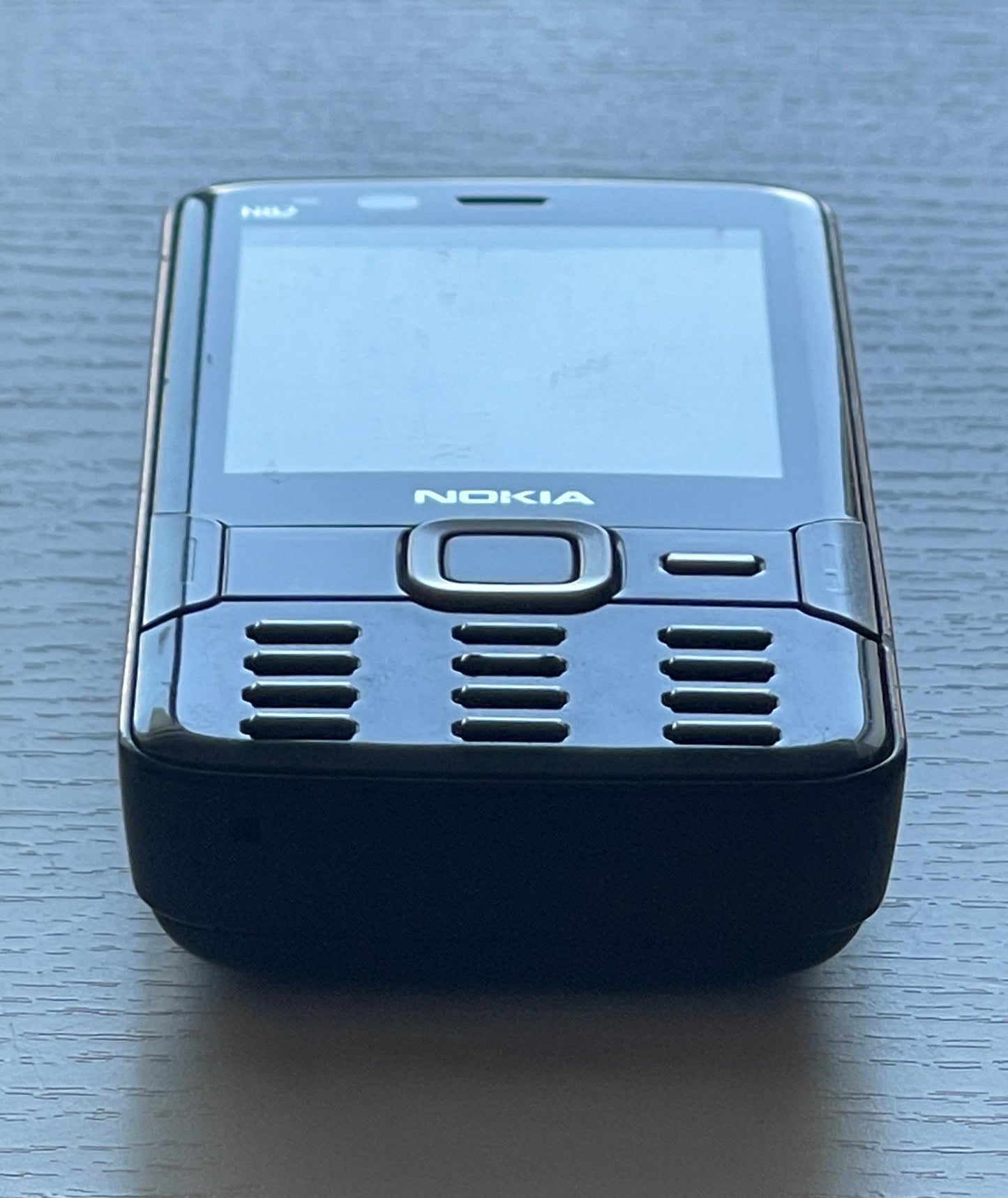 NOKIA N82