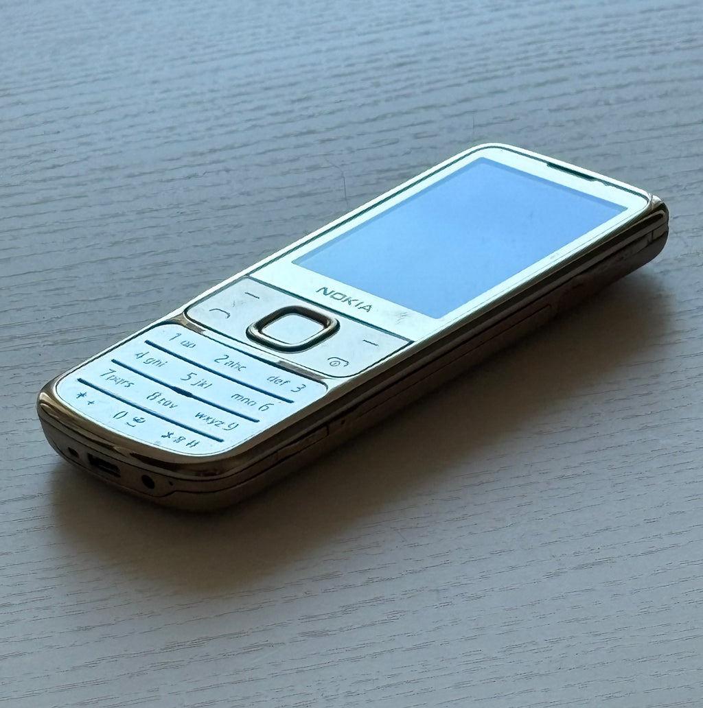 NOKIA 6700 Gold