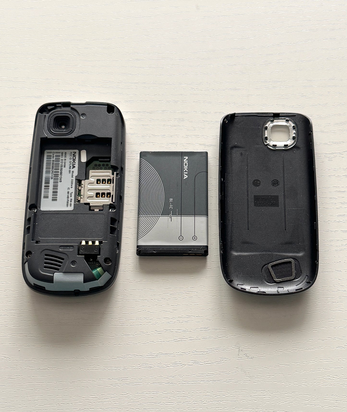 NOKIA 2220 Slide