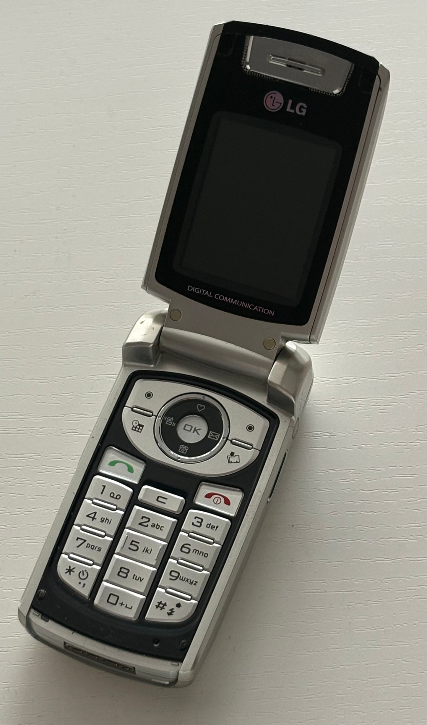 LG F2410