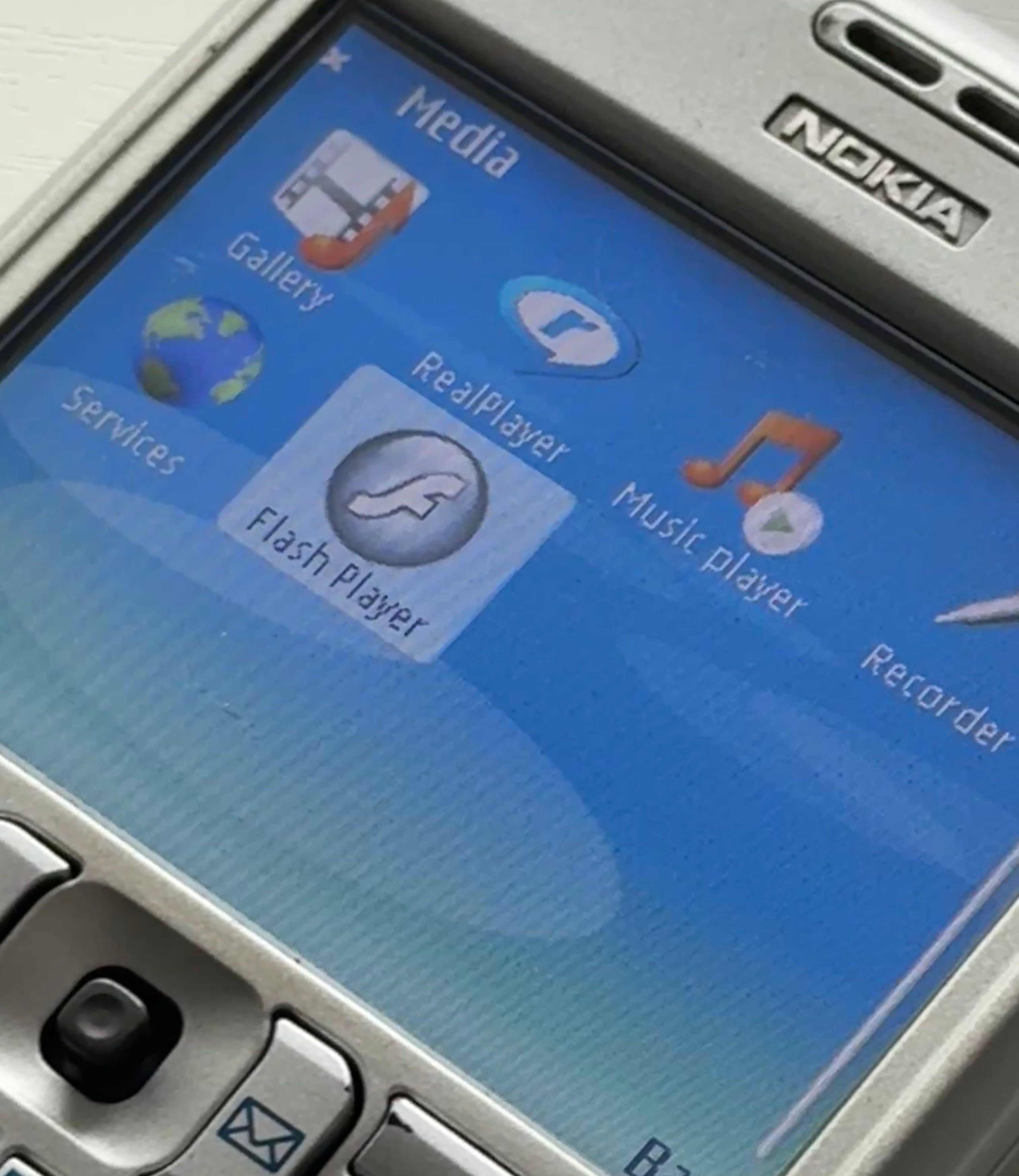 NOKIA E61