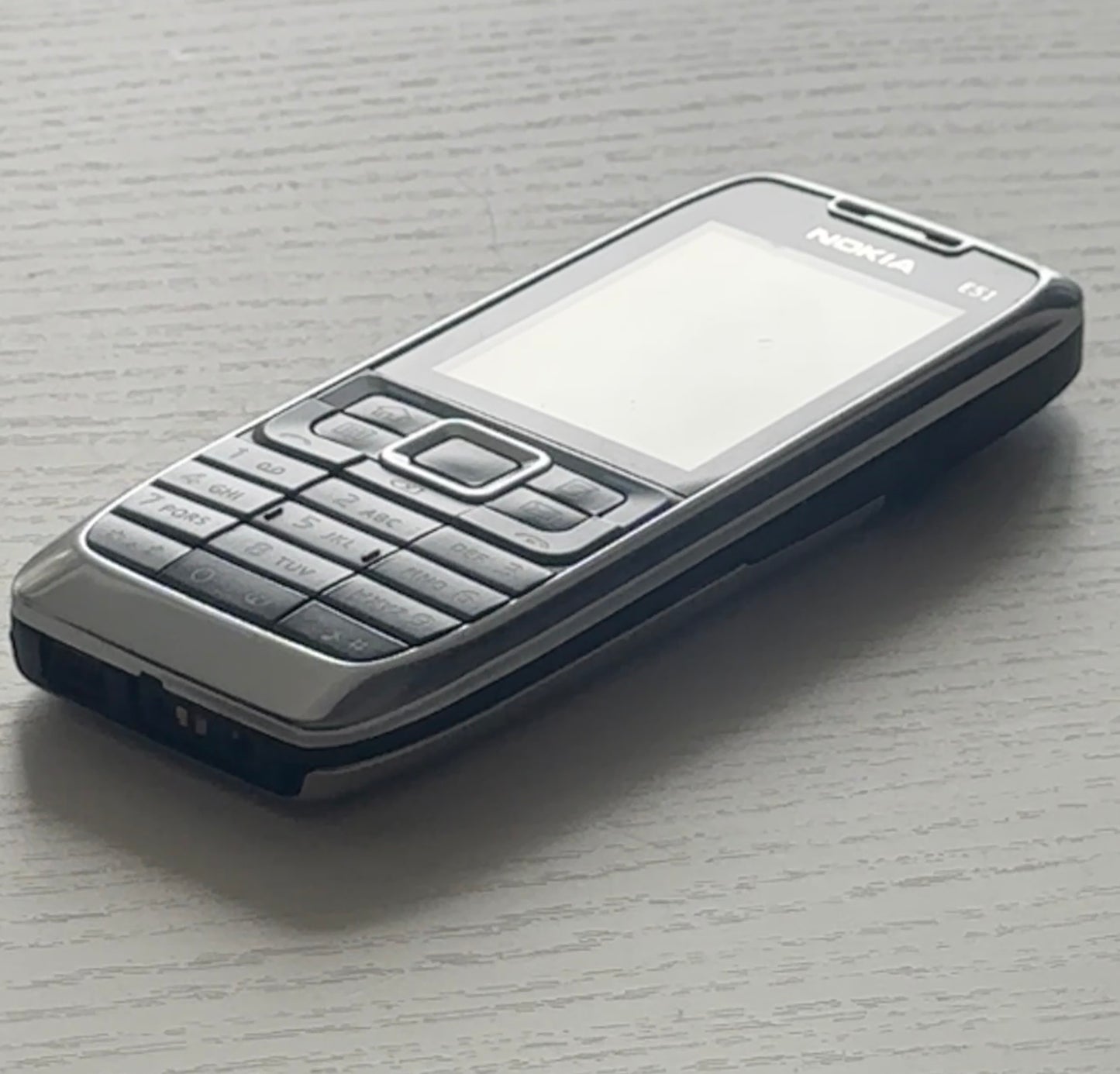 NOKIA E51