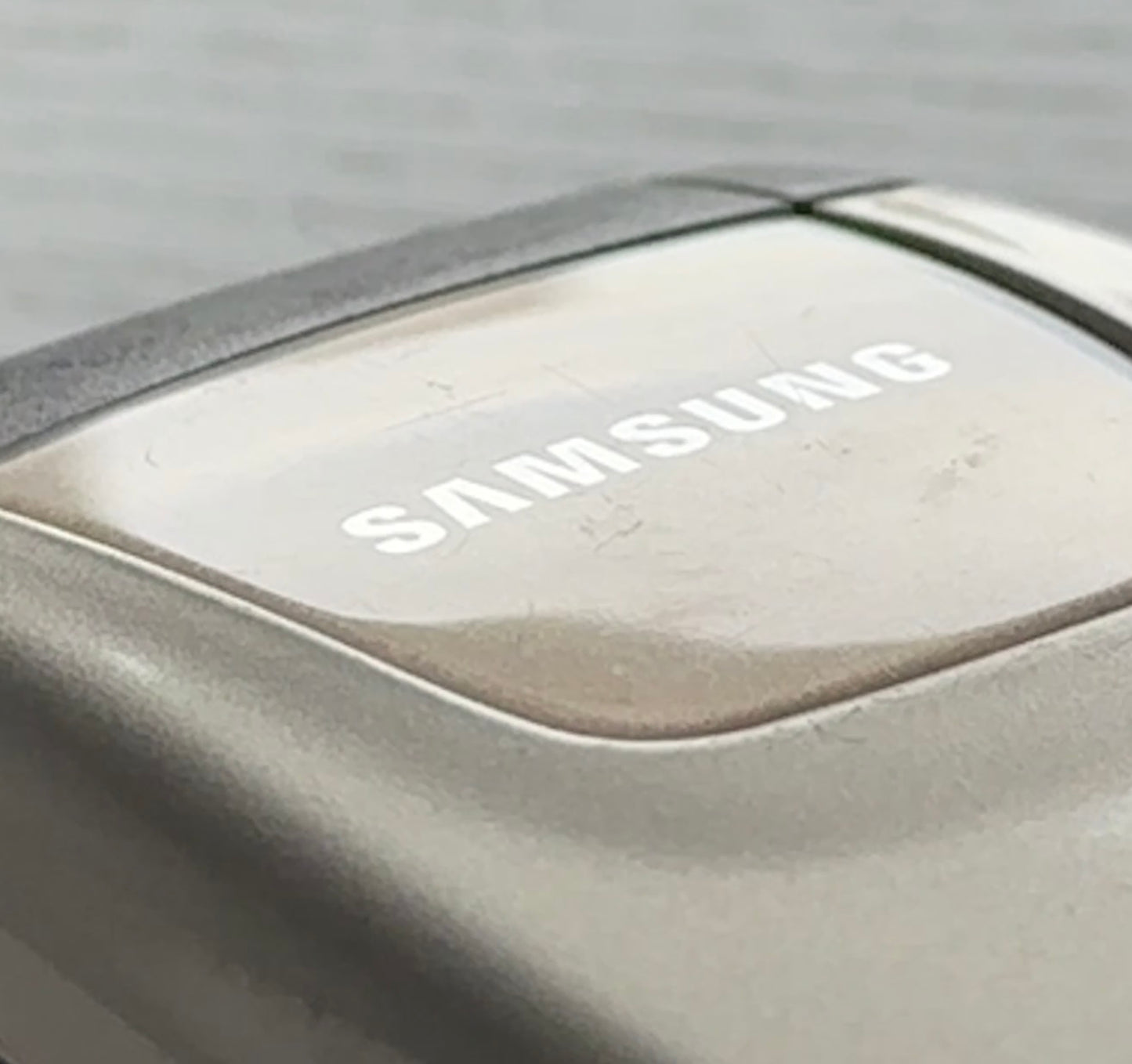Samsung C270