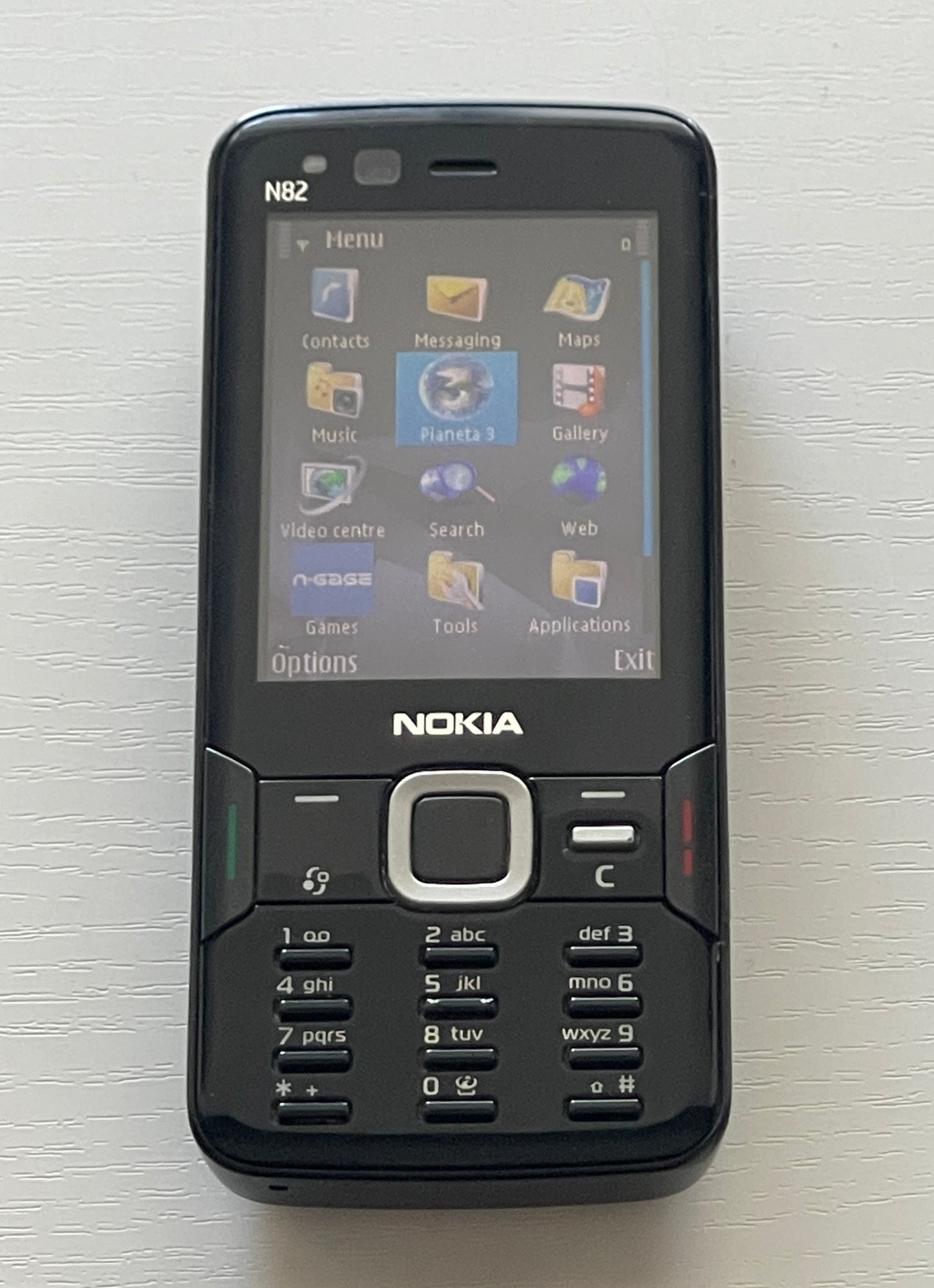 NOKIA N82