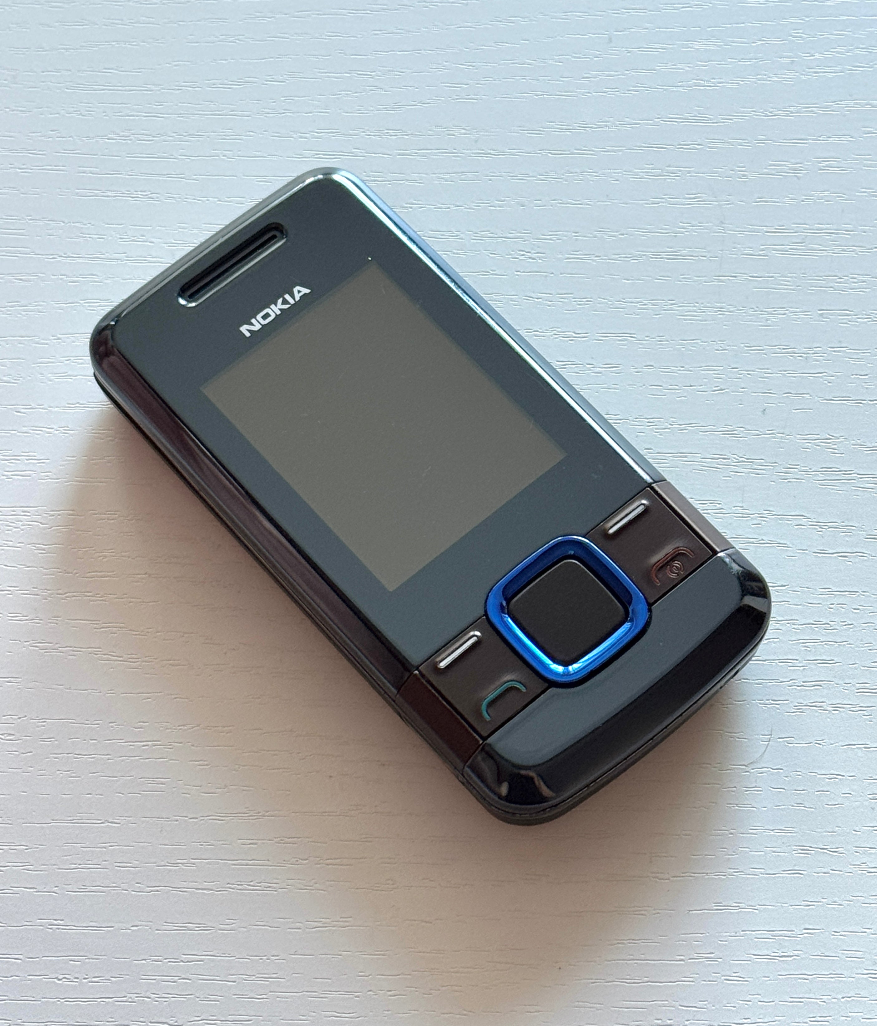 NOKIA 7100 Supernova