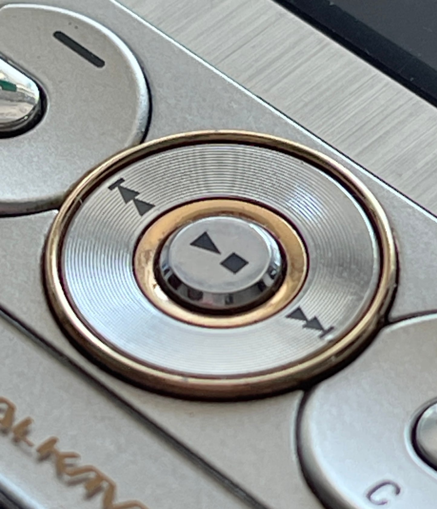Sony Ericsson W705