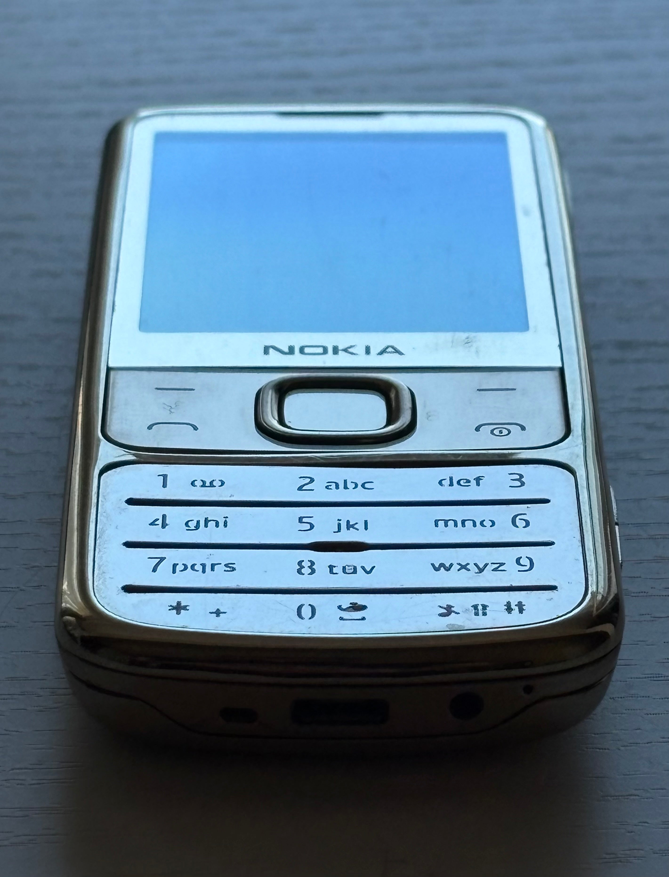 NOKIA 6700 Gold
