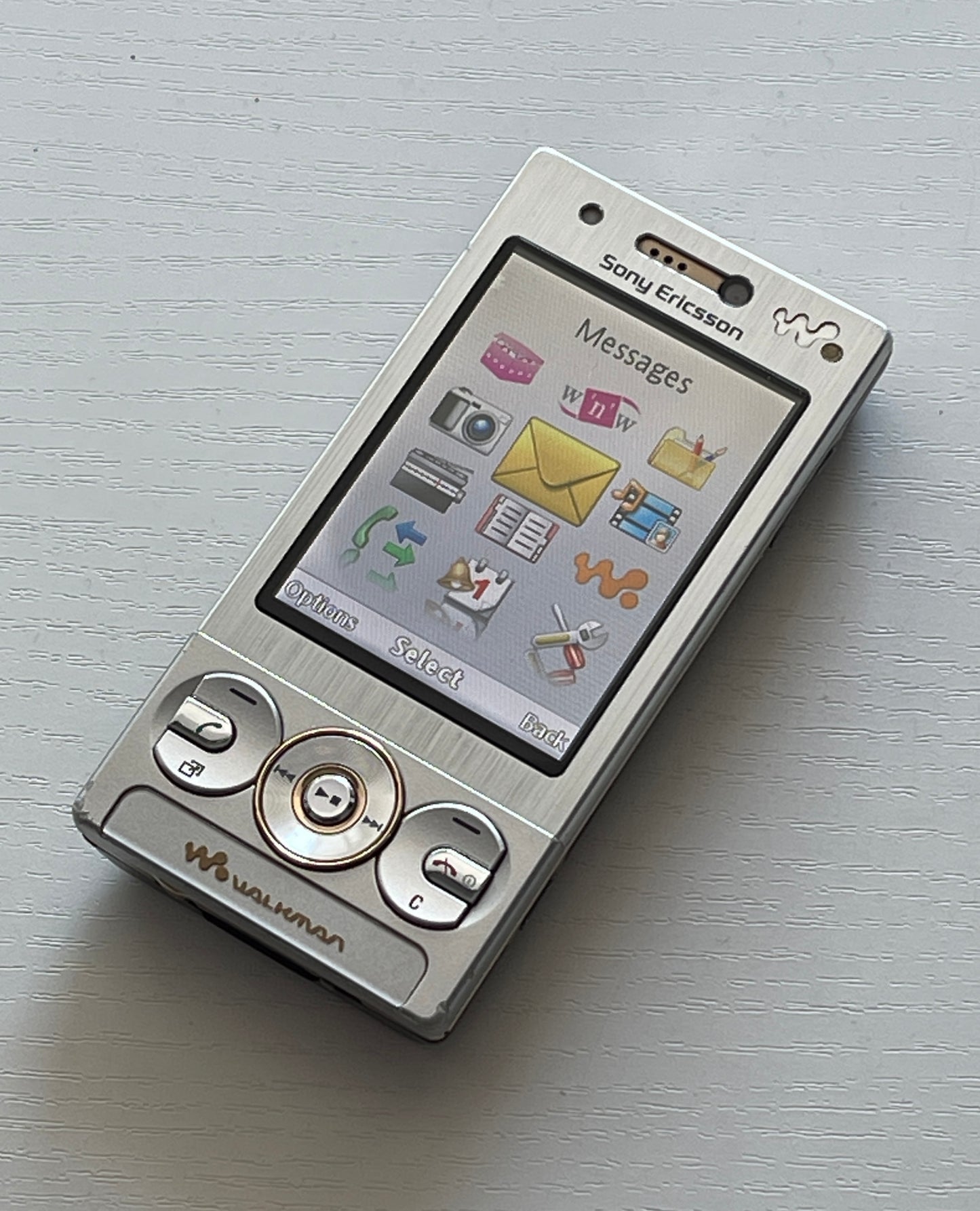 Sony Ericsson W705