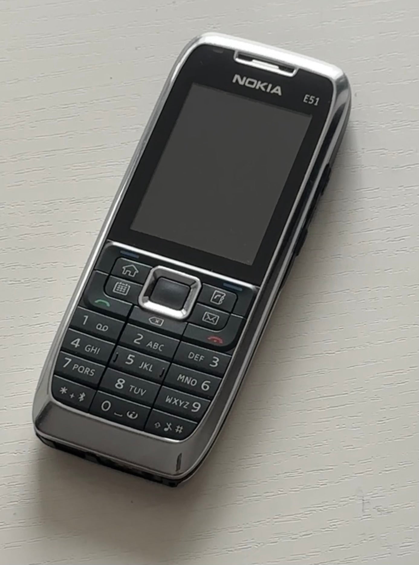 NOKIA E51
