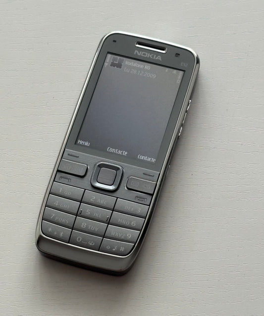 NOKIA E52