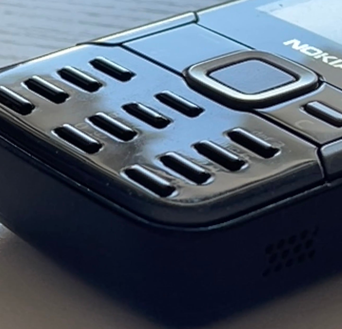 NOKIA N82