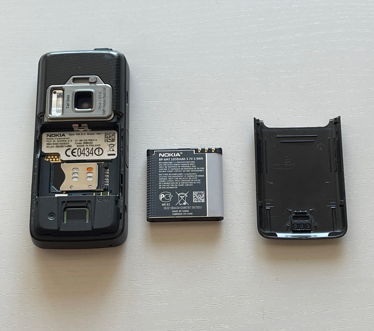 NOKIA N82