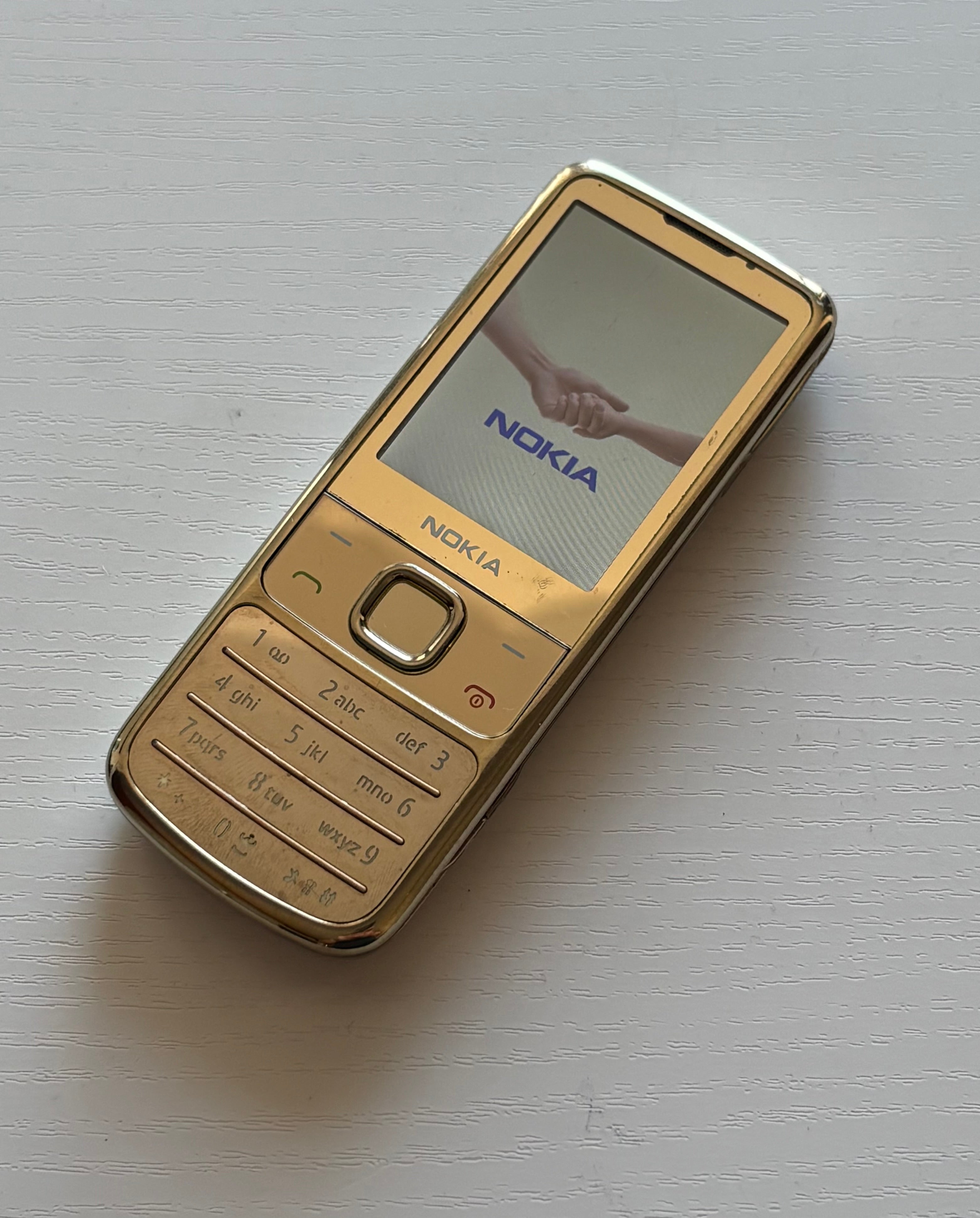 NOKIA 6700 Gold