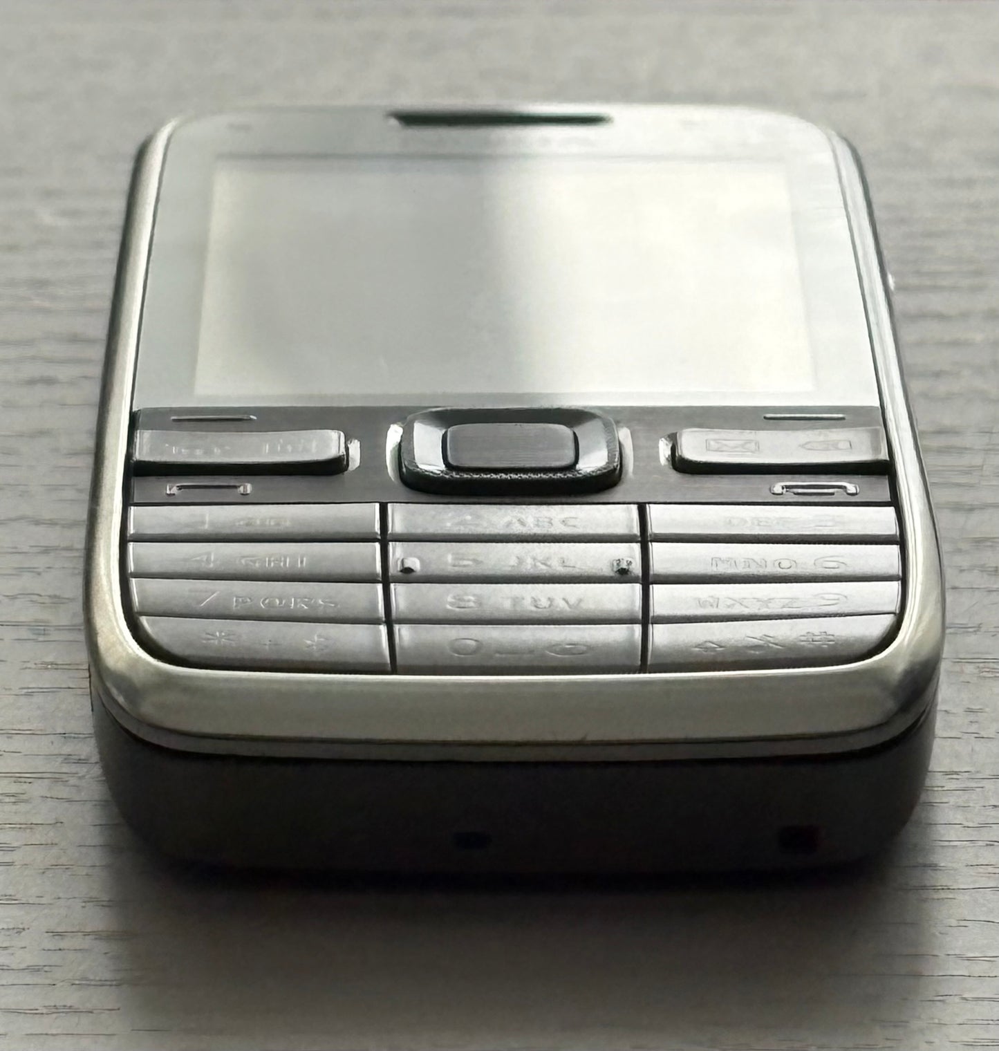 NOKIA E52