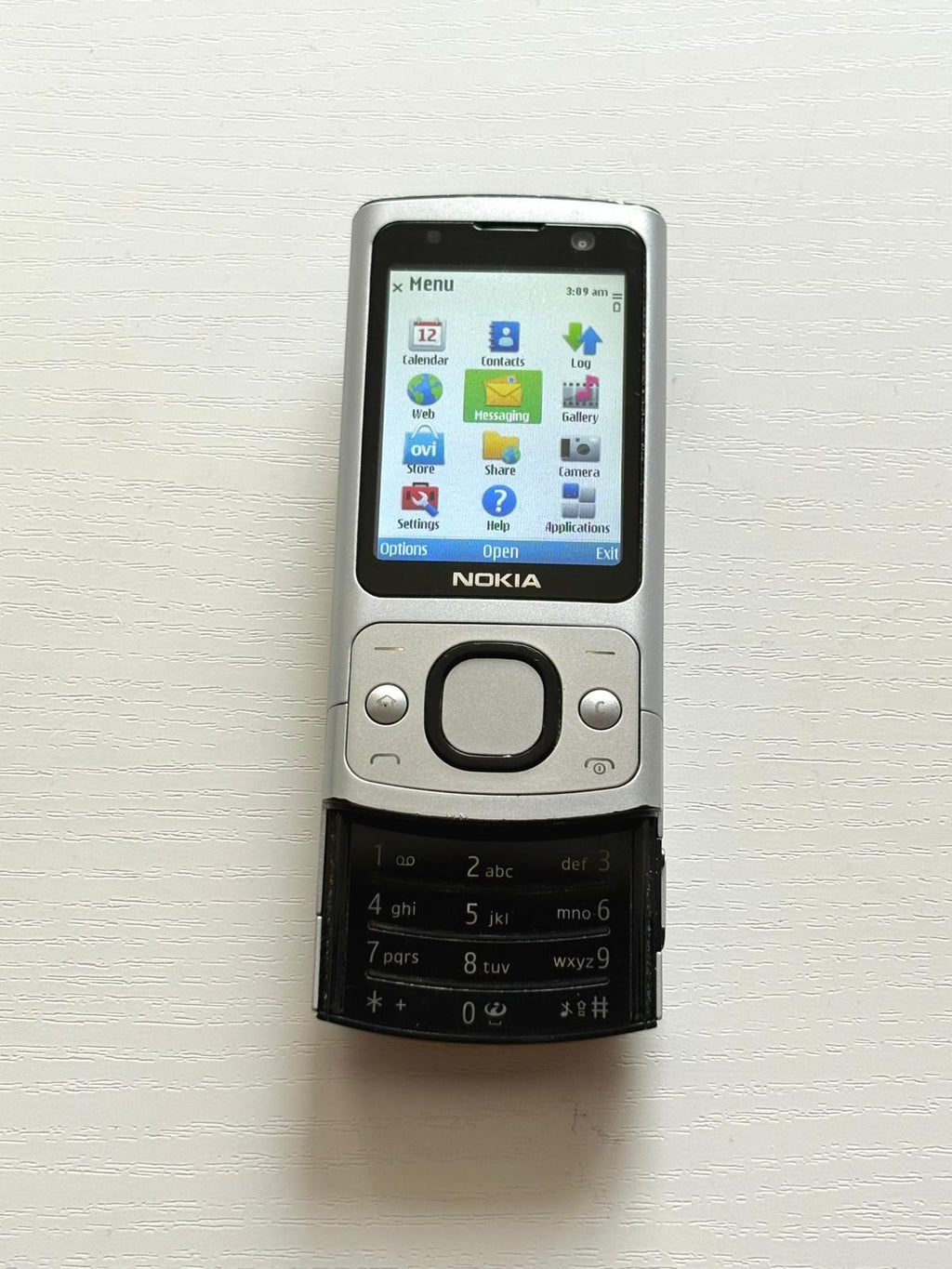 Nokia 6700 Slide