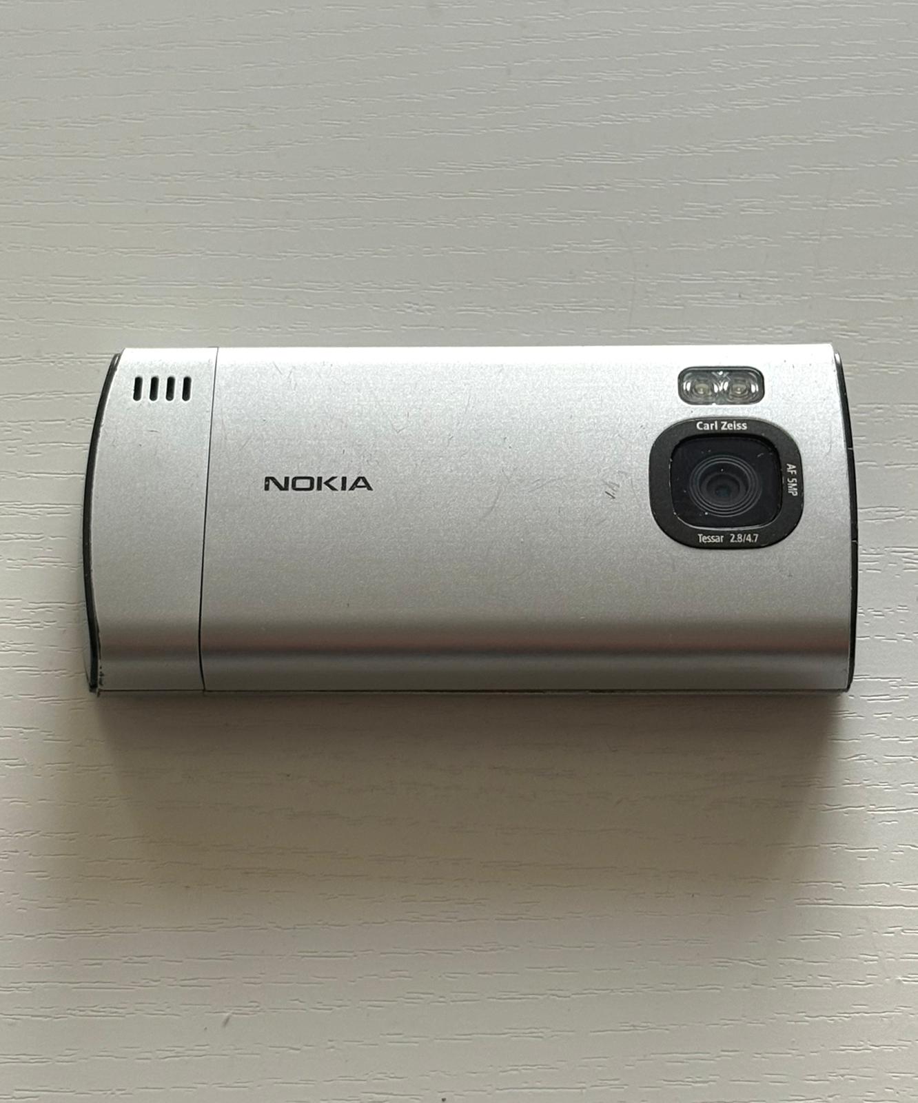 Nokia 6700 Slide
